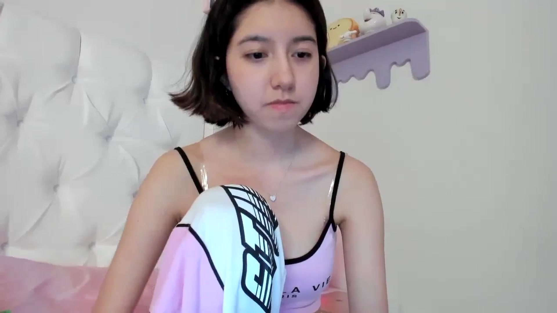 Gallery image thumbnail from Cherrycute666's myfreecams stream on, 08/04/2023, 06:24 image 6 of 20