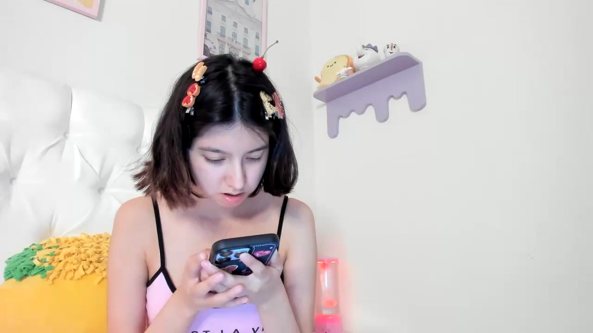 Gallery image thumbnail from Cherrycute666's myfreecams stream on, 08/04/2023, 06:24 image 17 of 20