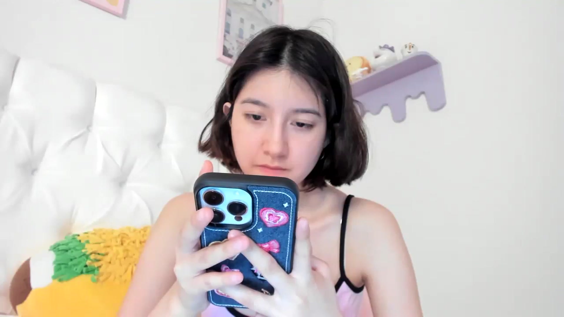 Gallery image thumbnail from Cherrycute666's myfreecams stream on, 08/04/2023, 07:28 image 6 of 20