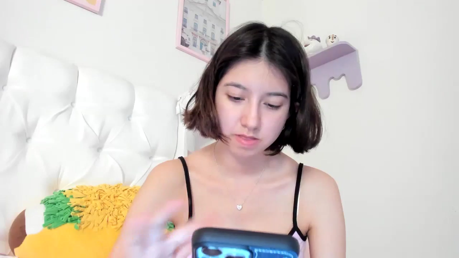 Gallery image thumbnail from Cherrycute666's myfreecams stream on, 08/04/2023, 07:28 image 4 of 20