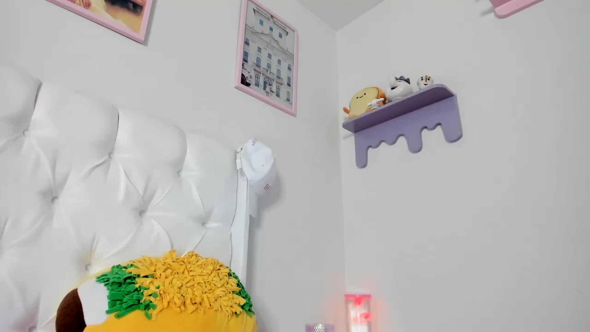 Gallery image thumbnail from Cherrycute666's myfreecams stream on, 08/04/2023, 07:28 image 20 of 20