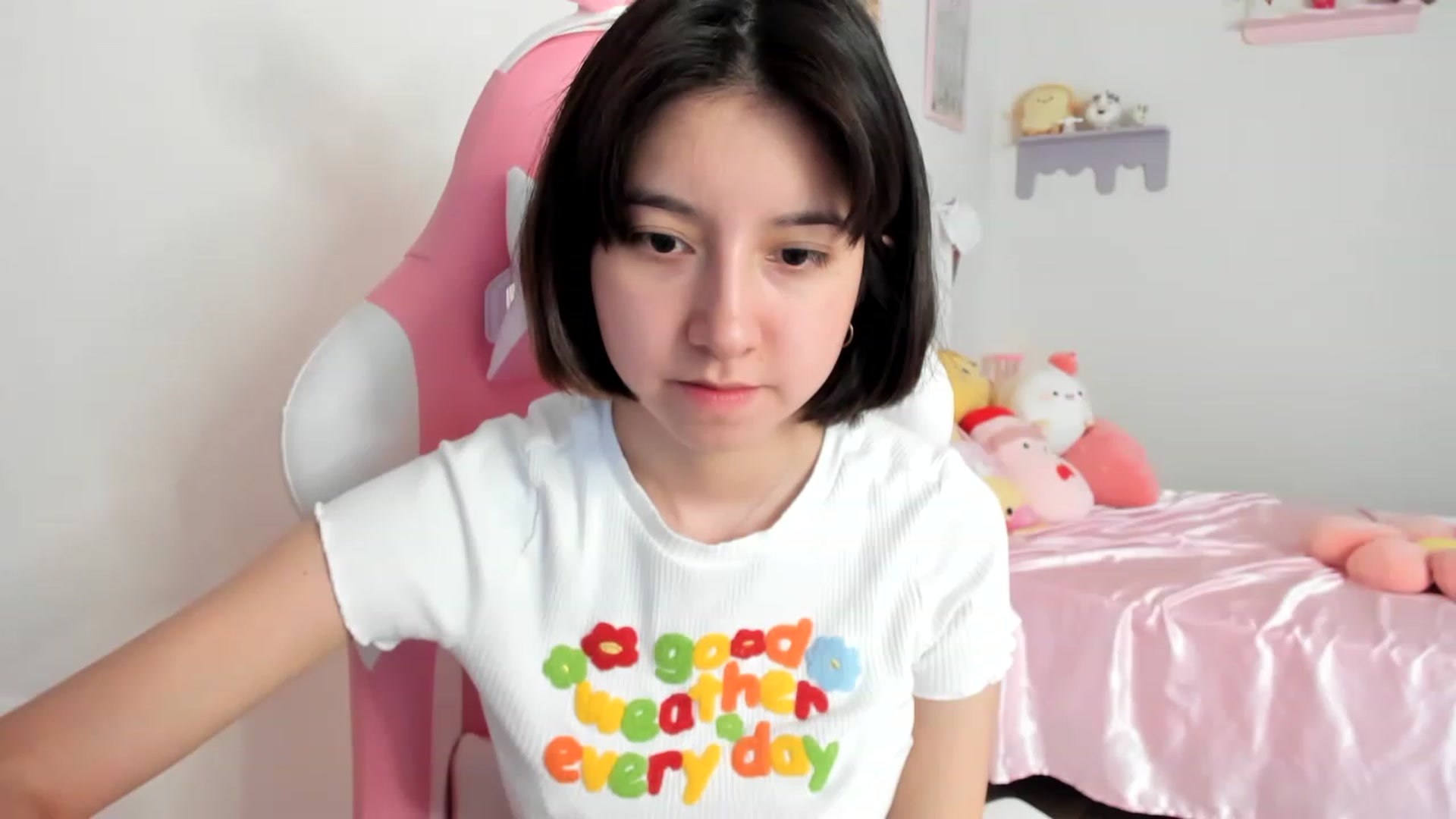 Gallery image thumbnail from Cherrycute666's myfreecams stream on, 08/05/2023, 15:38 image 15 of 20