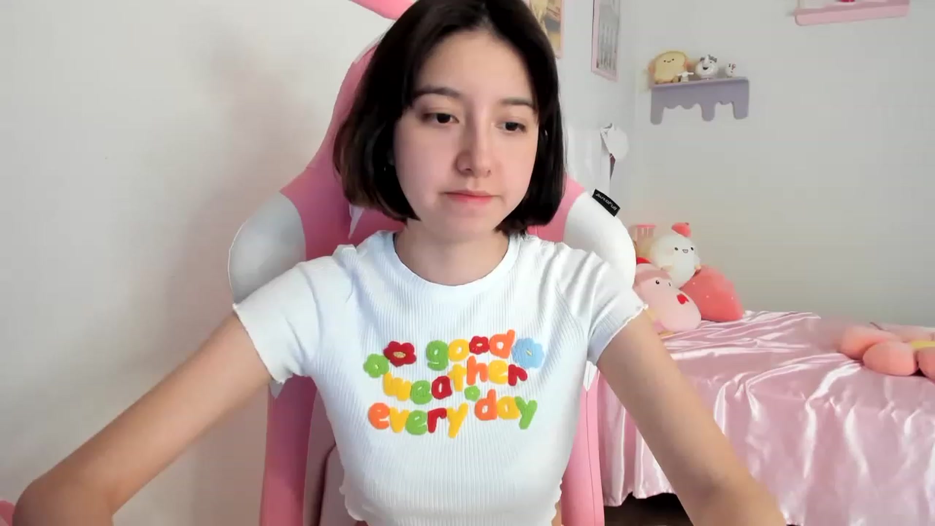 Gallery image thumbnail from Cherrycute666's myfreecams stream on, 08/05/2023, 15:38 image 16 of 20