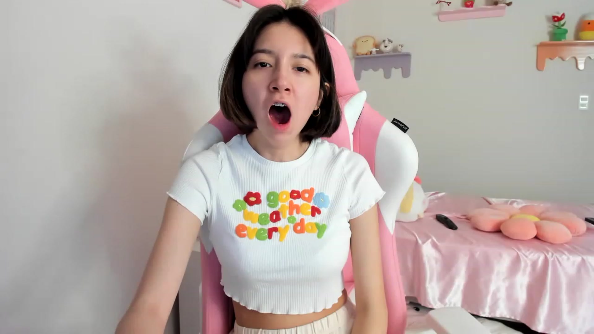 Gallery image thumbnail from Cherrycute666's myfreecams stream on, 08/05/2023, 15:38 image 7 of 20