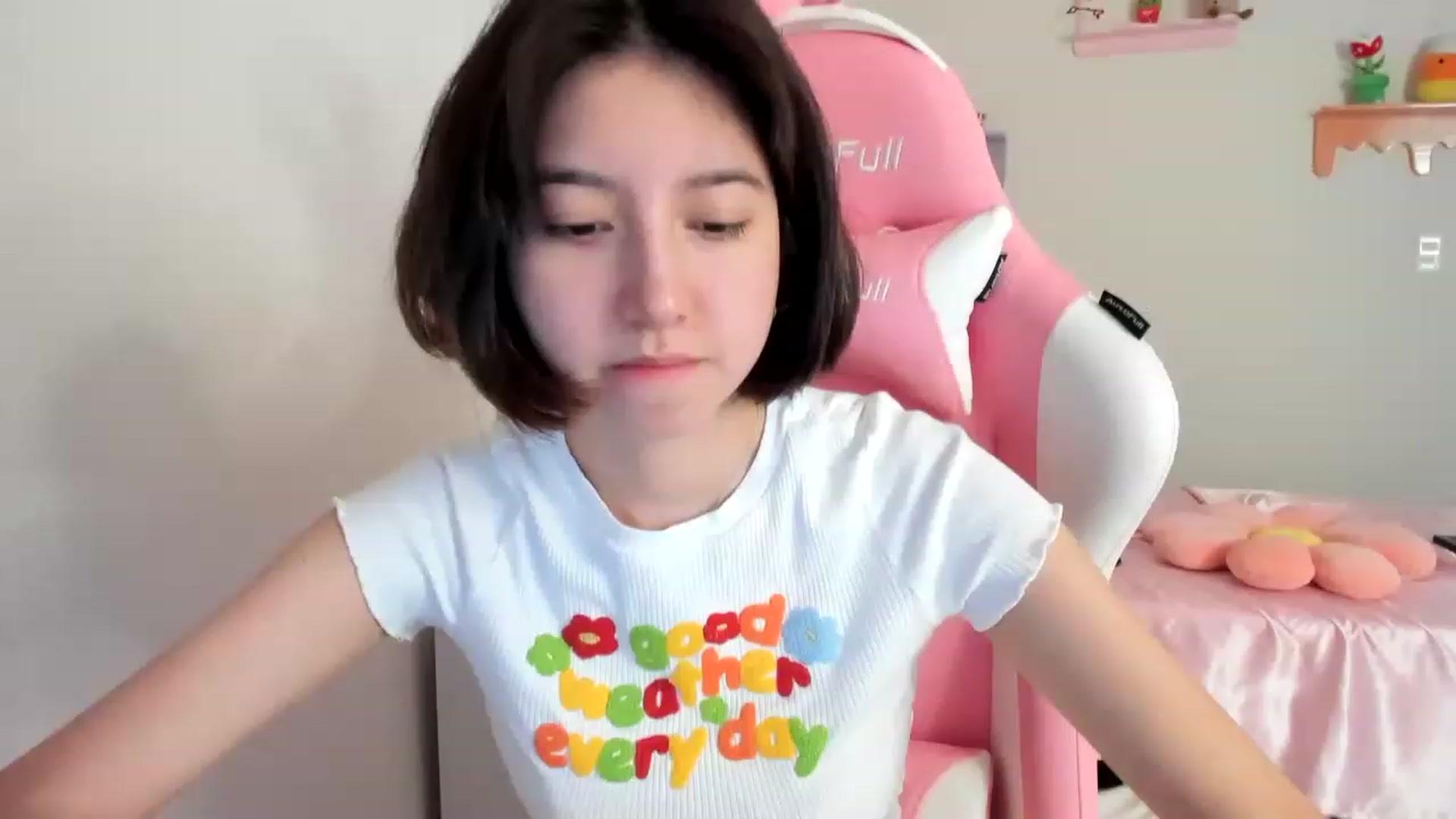 Gallery image thumbnail from Cherrycute666's myfreecams stream on, 08/05/2023, 15:38 image 5 of 20