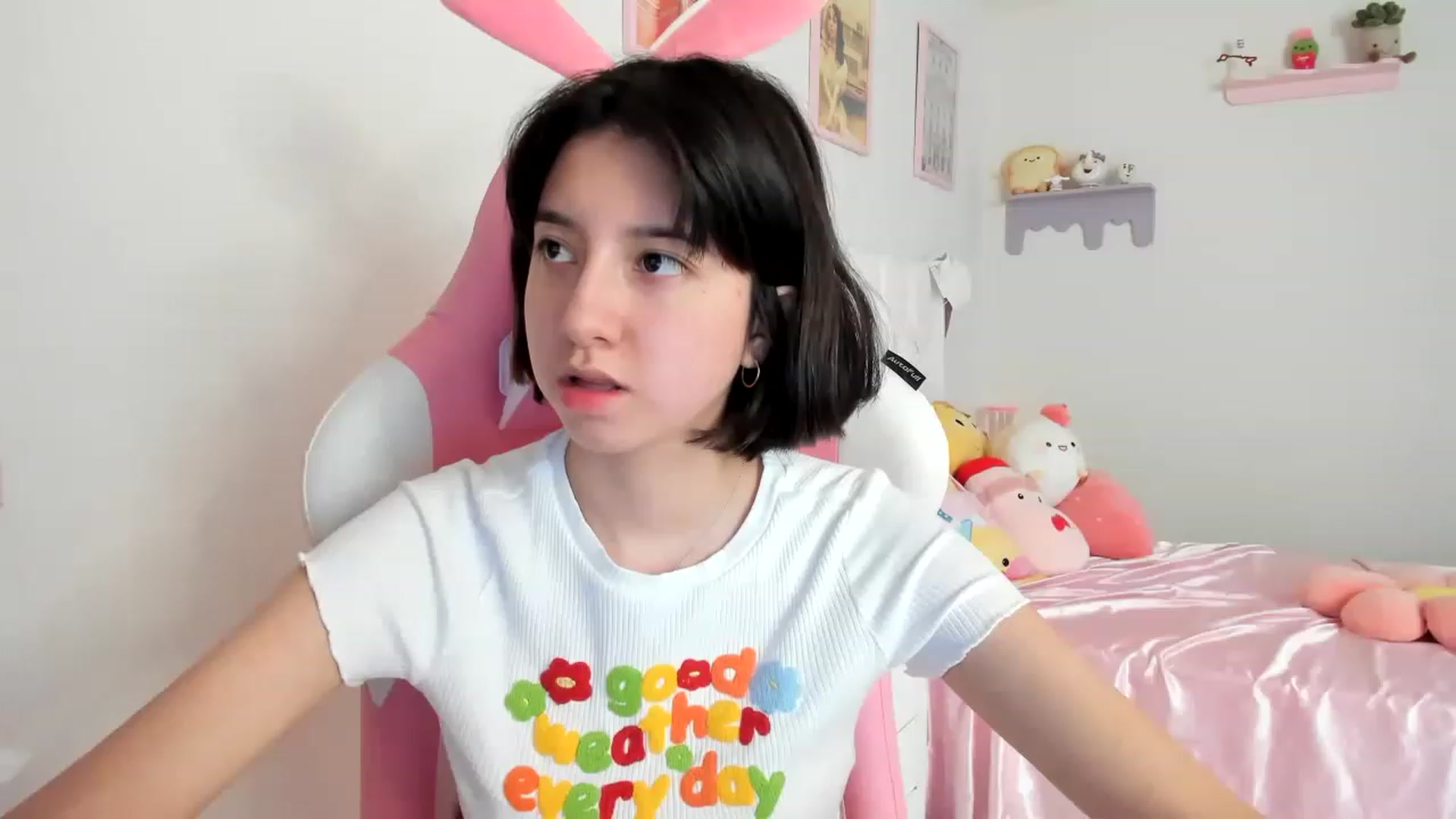 Gallery image thumbnail from Cherrycute666's myfreecams stream on, 08/05/2023, 15:38 image 14 of 20