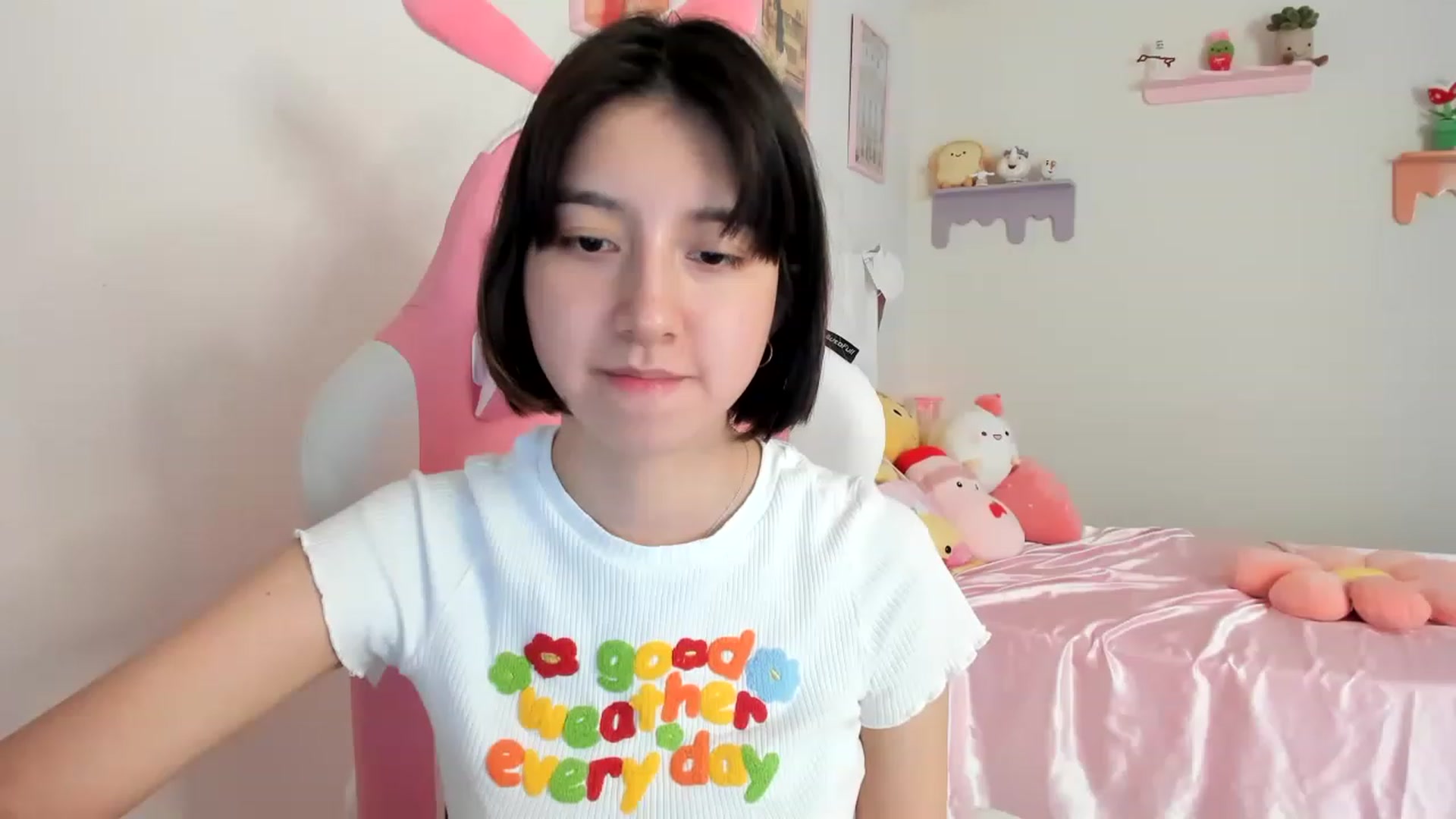 Gallery image thumbnail from Cherrycute666's myfreecams stream on, 08/05/2023, 17:36 image 14 of 20