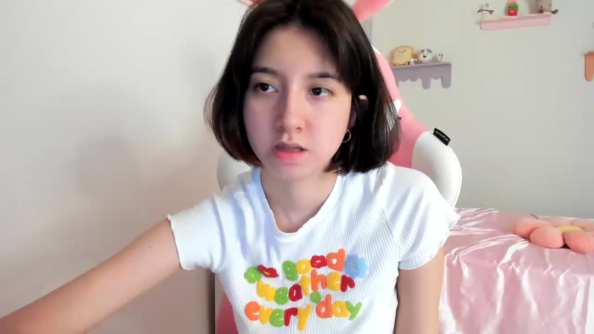 Gallery image thumbnail from Cherrycute666's myfreecams stream on, 08/05/2023, 17:36 image 1 of 20