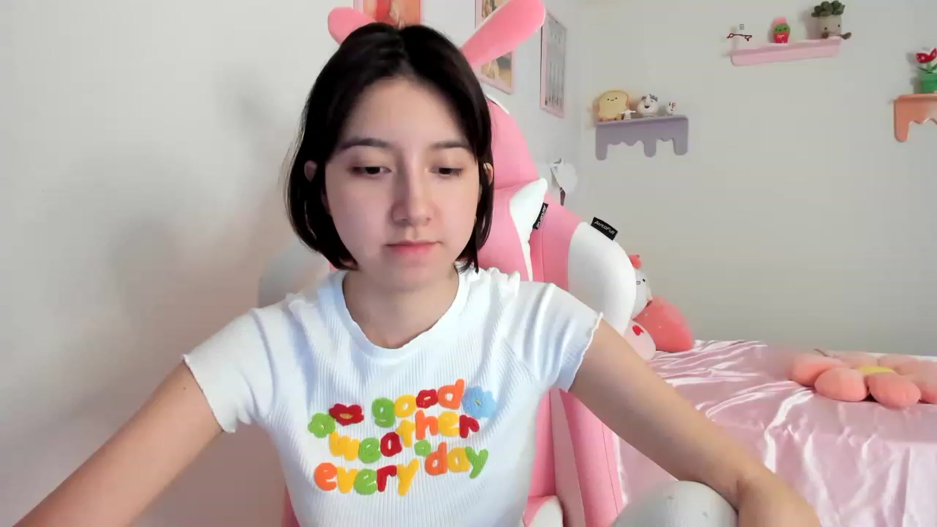 Gallery image thumbnail from Cherrycute666's myfreecams stream on, 08/05/2023, 17:36 image 9 of 20
