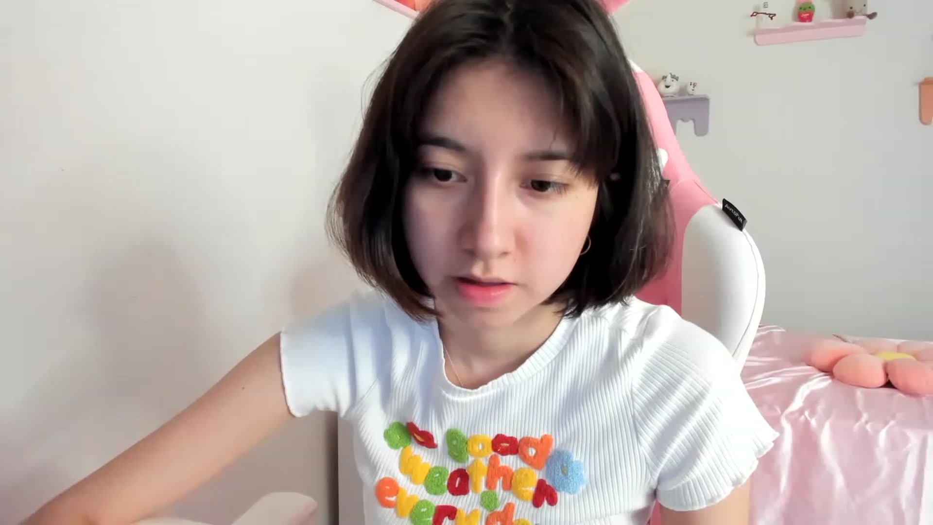 Gallery image thumbnail from Cherrycute666's myfreecams stream on, 08/05/2023, 17:36 image 2 of 20