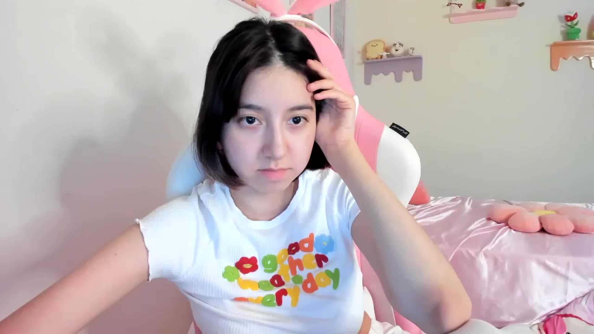 Gallery image thumbnail from Cherrycute666's myfreecams stream on, 08/05/2023, 22:17 image 13 of 20