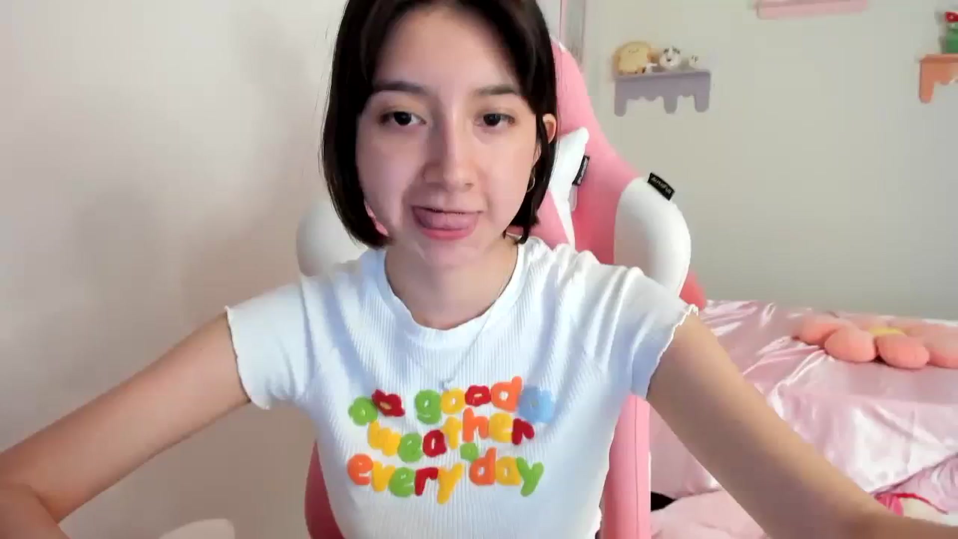 Gallery image thumbnail from Cherrycute666's myfreecams stream on, 08/05/2023, 22:17 image 1 of 20