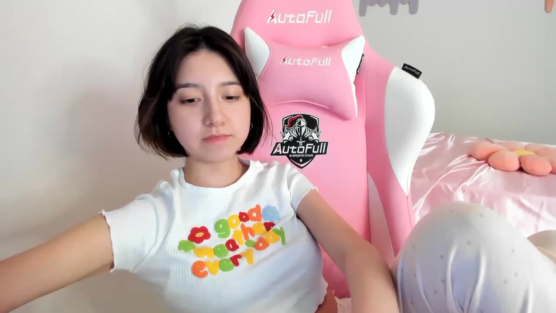 Gallery image thumbnail from Cherrycute666's myfreecams stream on, 08/05/2023, 22:17 image 10 of 20