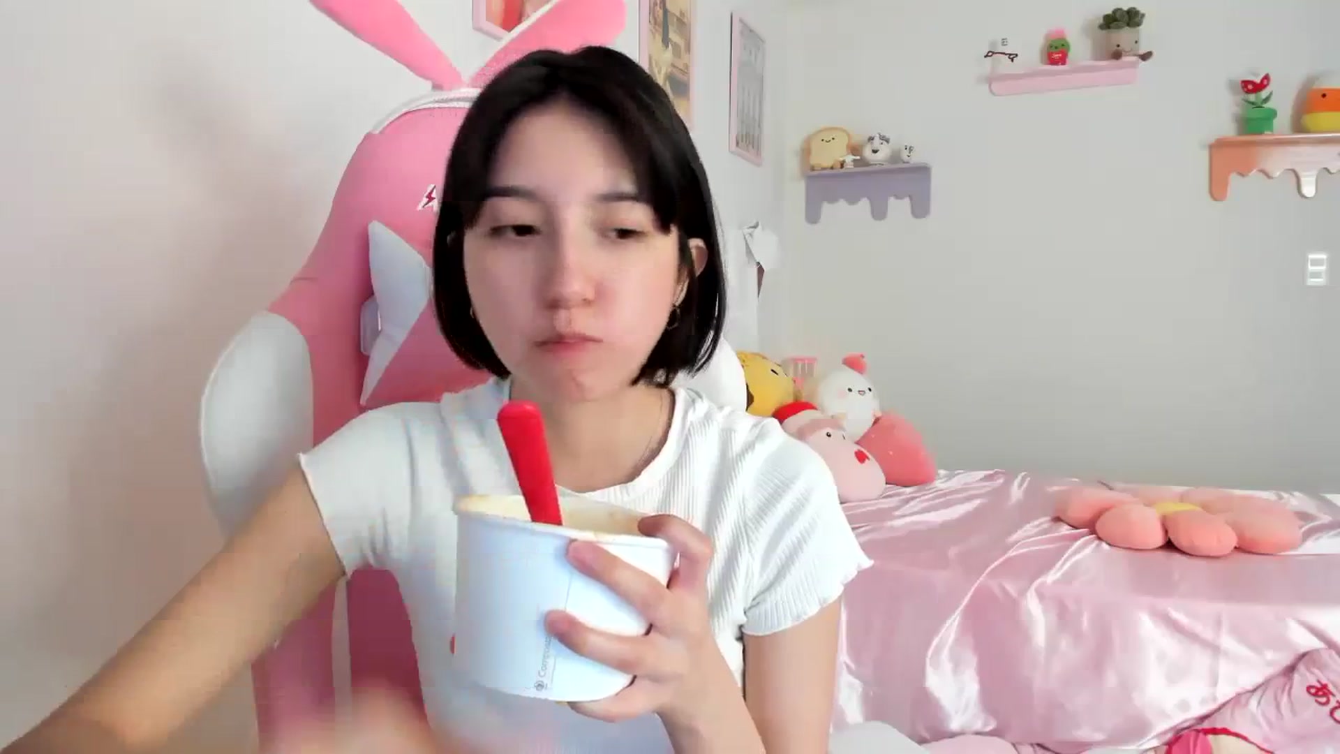 Gallery image thumbnail from Cherrycute666's myfreecams stream on, 08/05/2023, 22:17 image 7 of 20