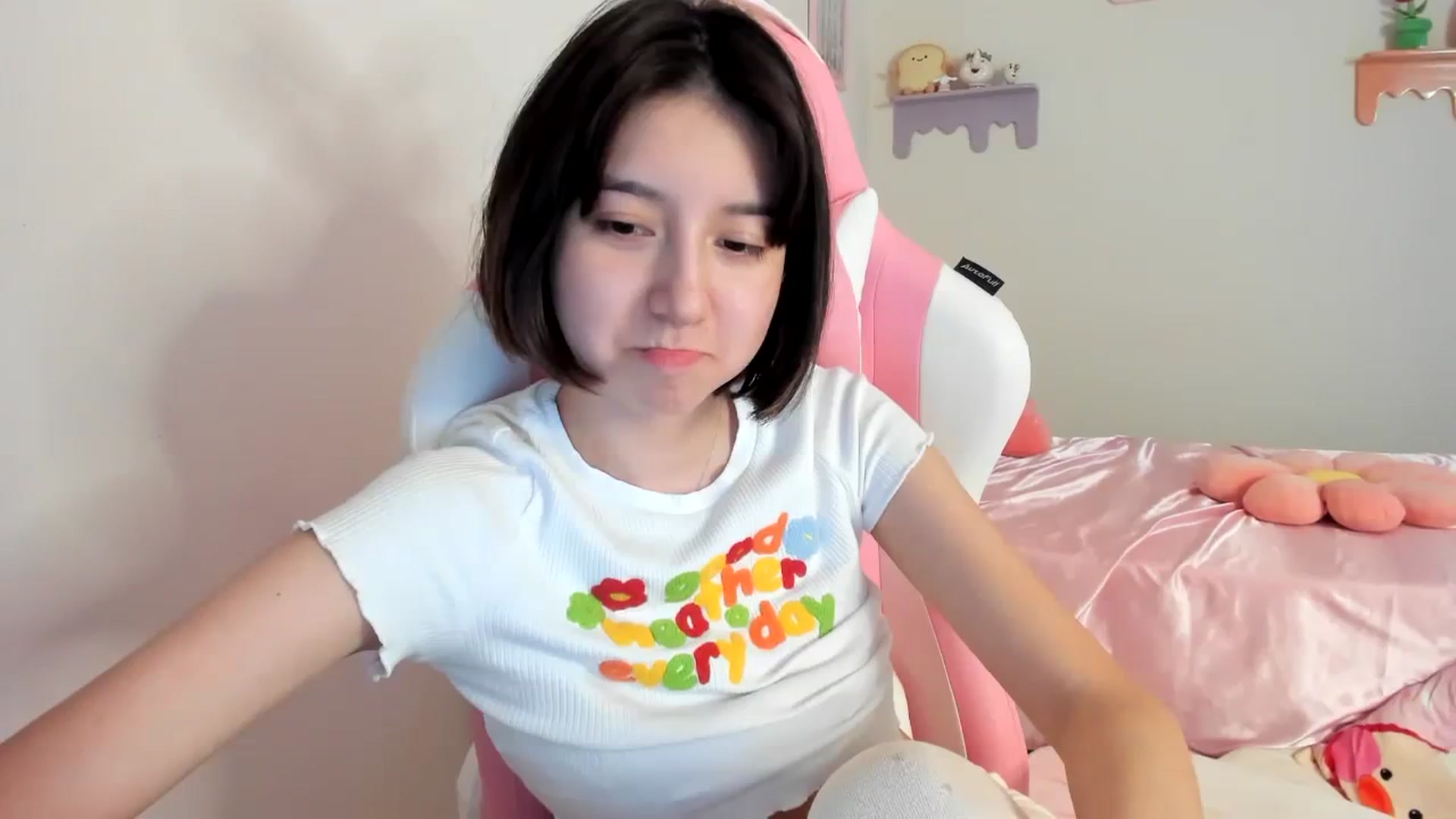 Gallery image thumbnail from Cherrycute666's myfreecams stream on, 08/05/2023, 22:17 image 12 of 20