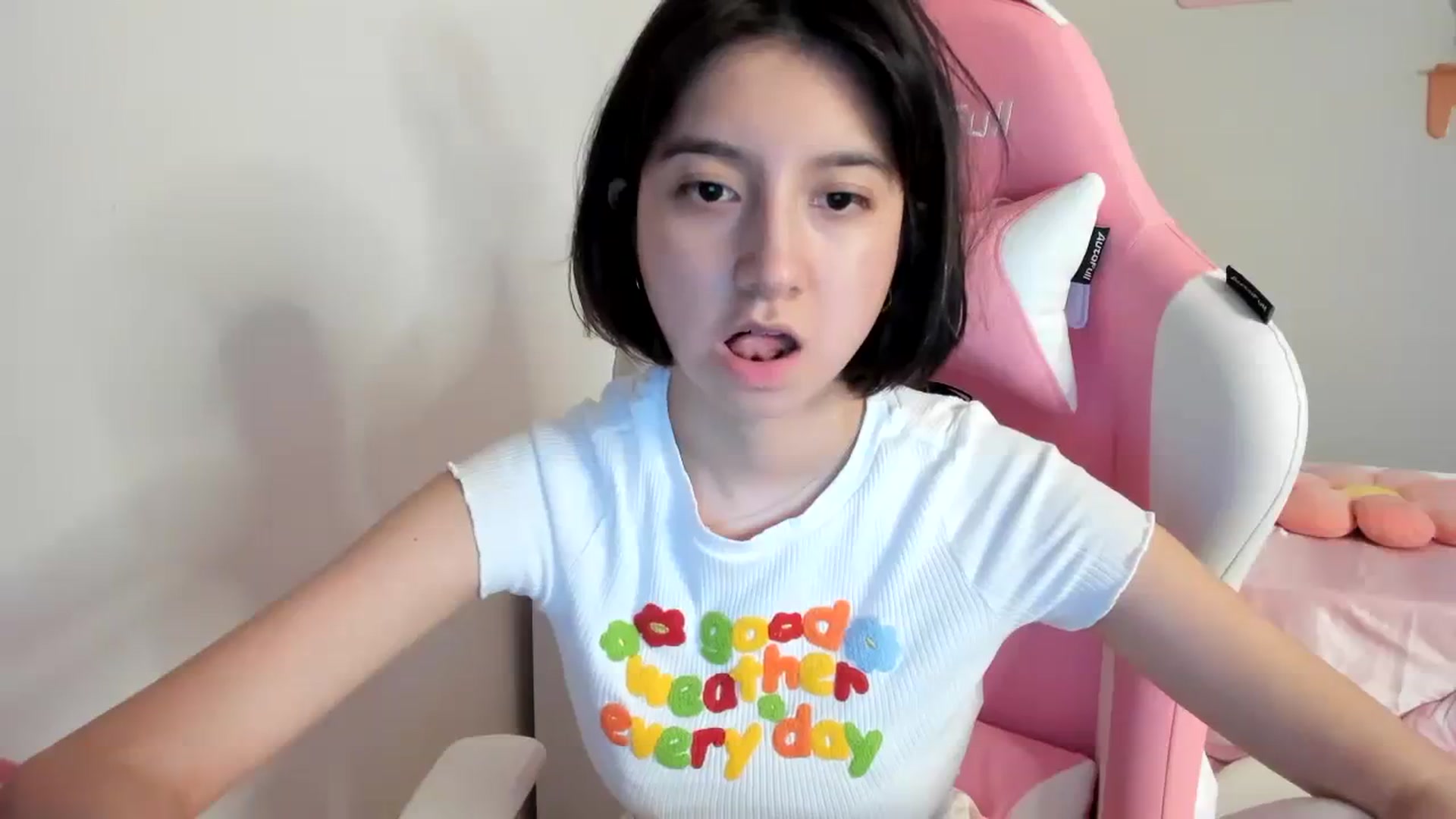 Gallery image thumbnail from Cherrycute666's myfreecams stream on, 08/05/2023, 22:17 image 19 of 20