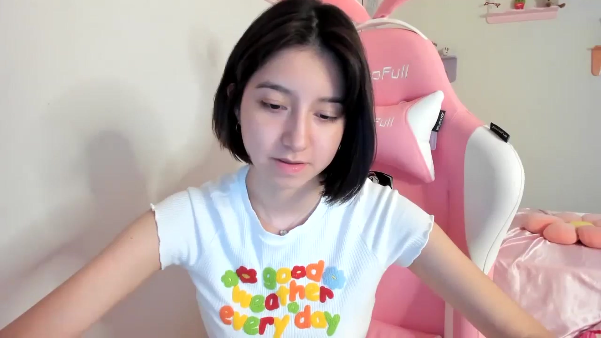 Gallery image thumbnail from Cherrycute666's myfreecams stream on, 08/06/2023, 01:55 image 2 of 20