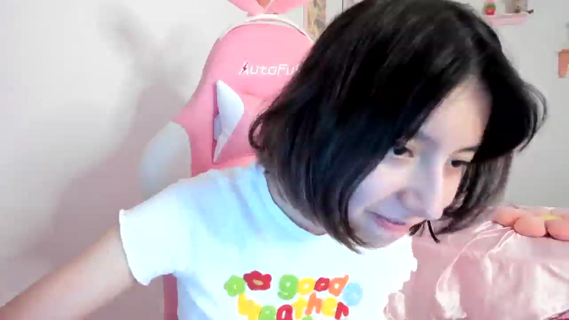 Gallery image thumbnail from Cherrycute666's myfreecams stream on, 08/06/2023, 01:55 image 6 of 20