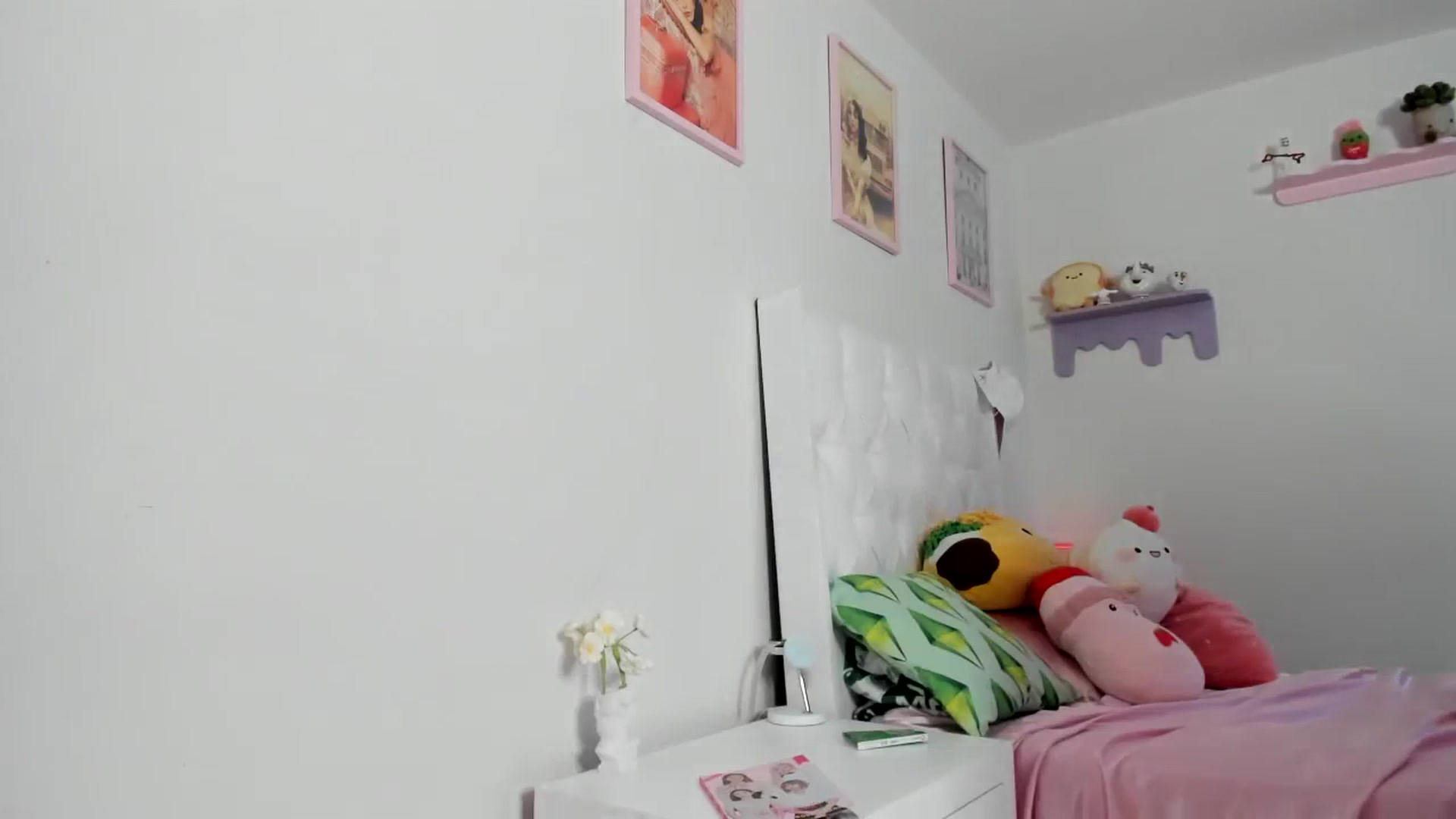 Gallery image thumbnail from Cherrycute666's myfreecams stream on, 08/06/2023, 01:55 image 17 of 20