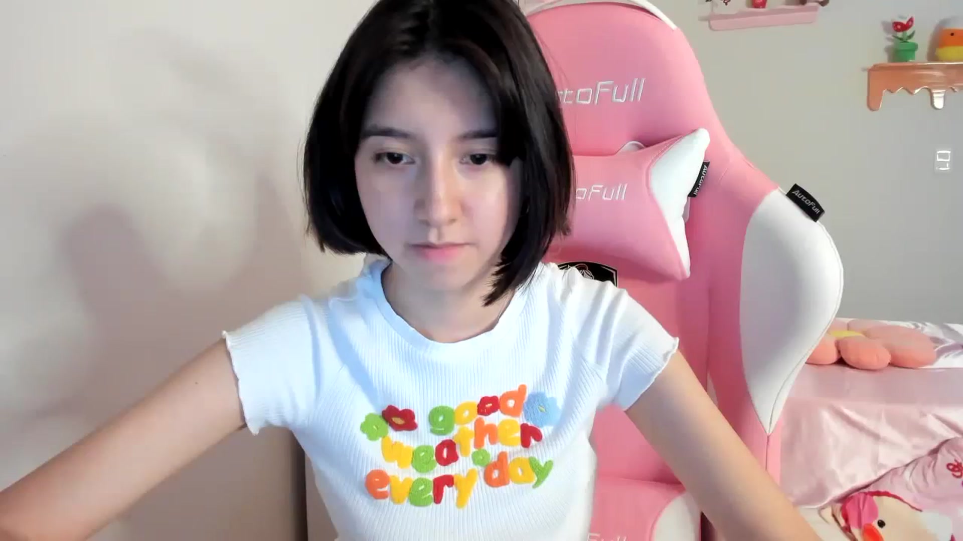 Gallery image thumbnail from Cherrycute666's myfreecams stream on, 08/06/2023, 01:55 image 18 of 20