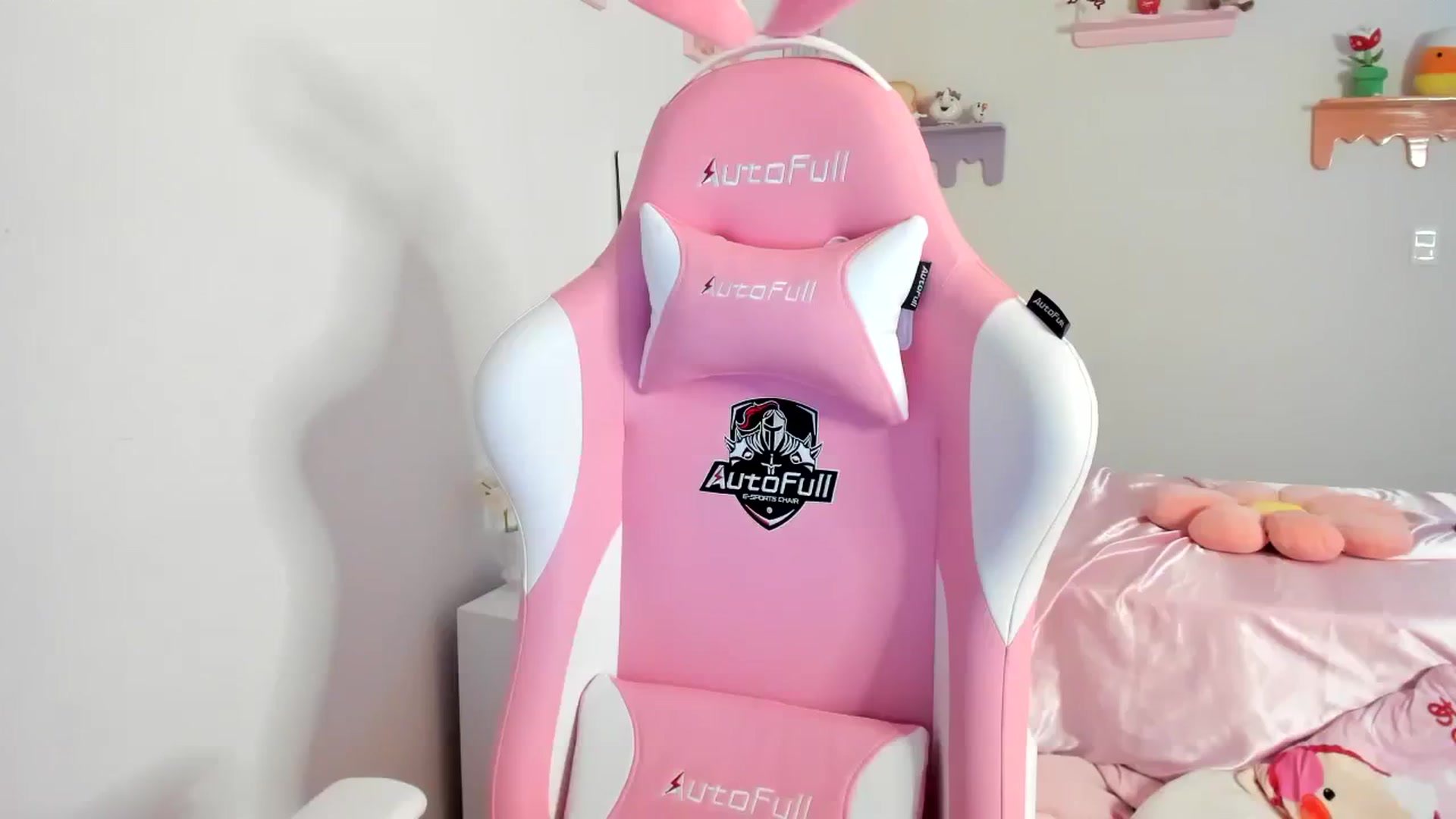 Gallery image thumbnail from Cherrycute666's myfreecams stream on, 08/06/2023, 01:55 image 20 of 20