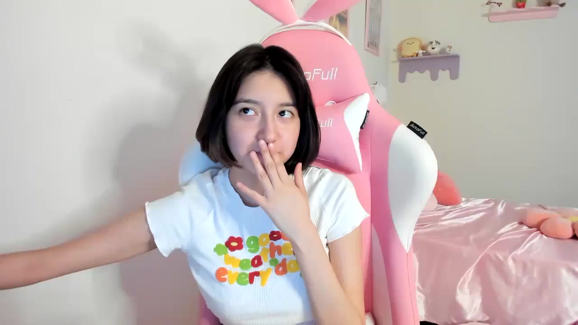 Gallery image thumbnail from Cherrycute666's myfreecams stream on, 08/06/2023, 02:35 image 18 of 20