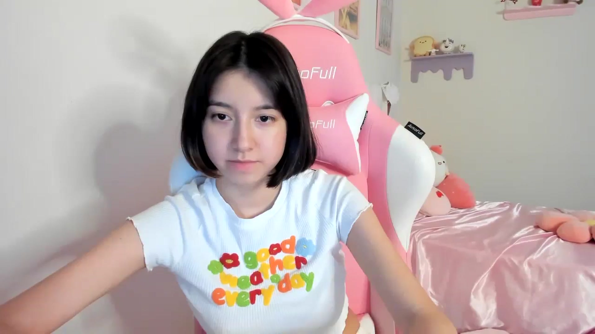 Gallery image thumbnail from Cherrycute666's myfreecams stream on, 08/06/2023, 02:35 image 16 of 20