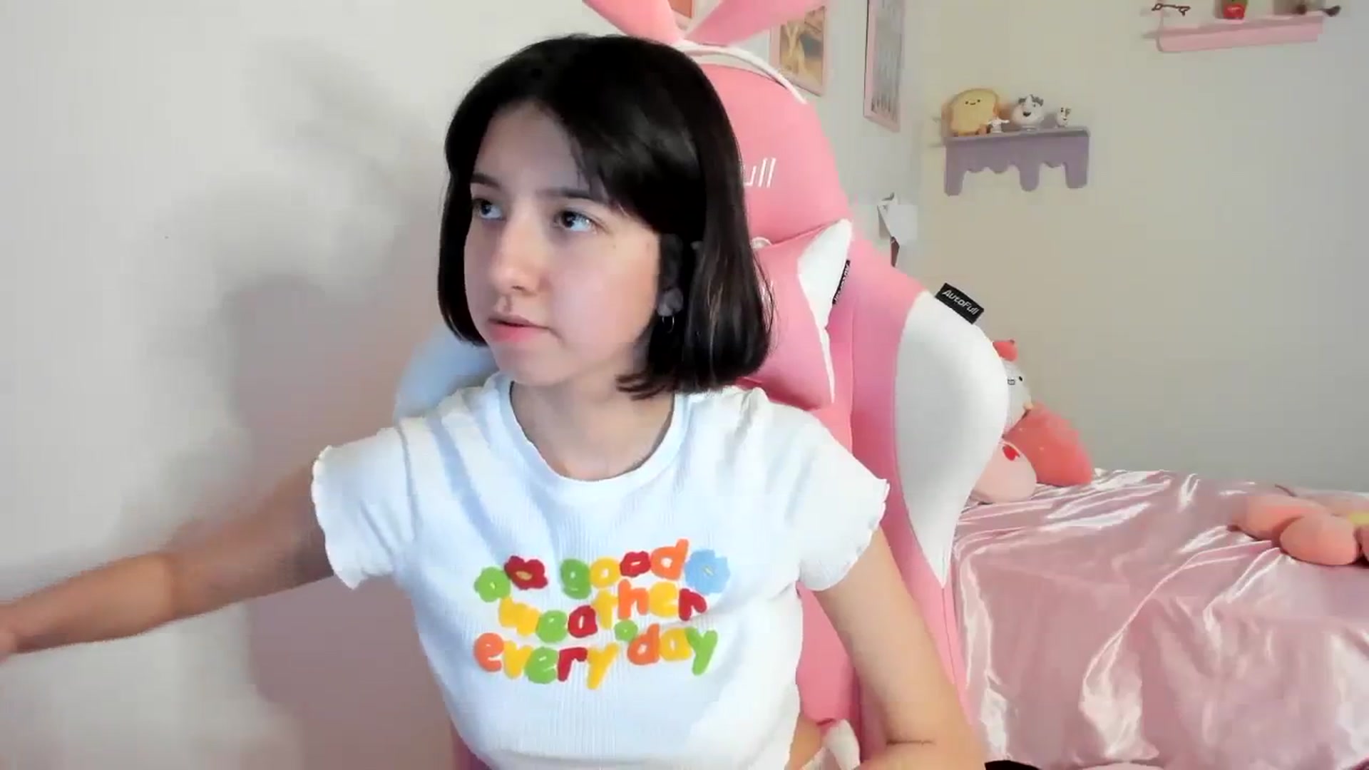 Gallery image thumbnail from Cherrycute666's myfreecams stream on, 08/06/2023, 02:35 image 10 of 20
