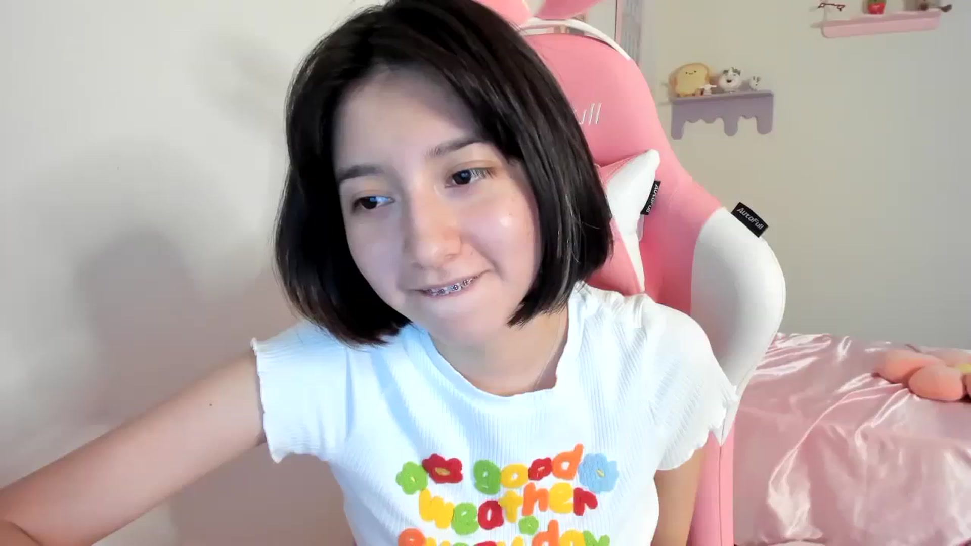 Gallery image thumbnail from Cherrycute666's myfreecams stream on, 08/06/2023, 02:35 image 20 of 20
