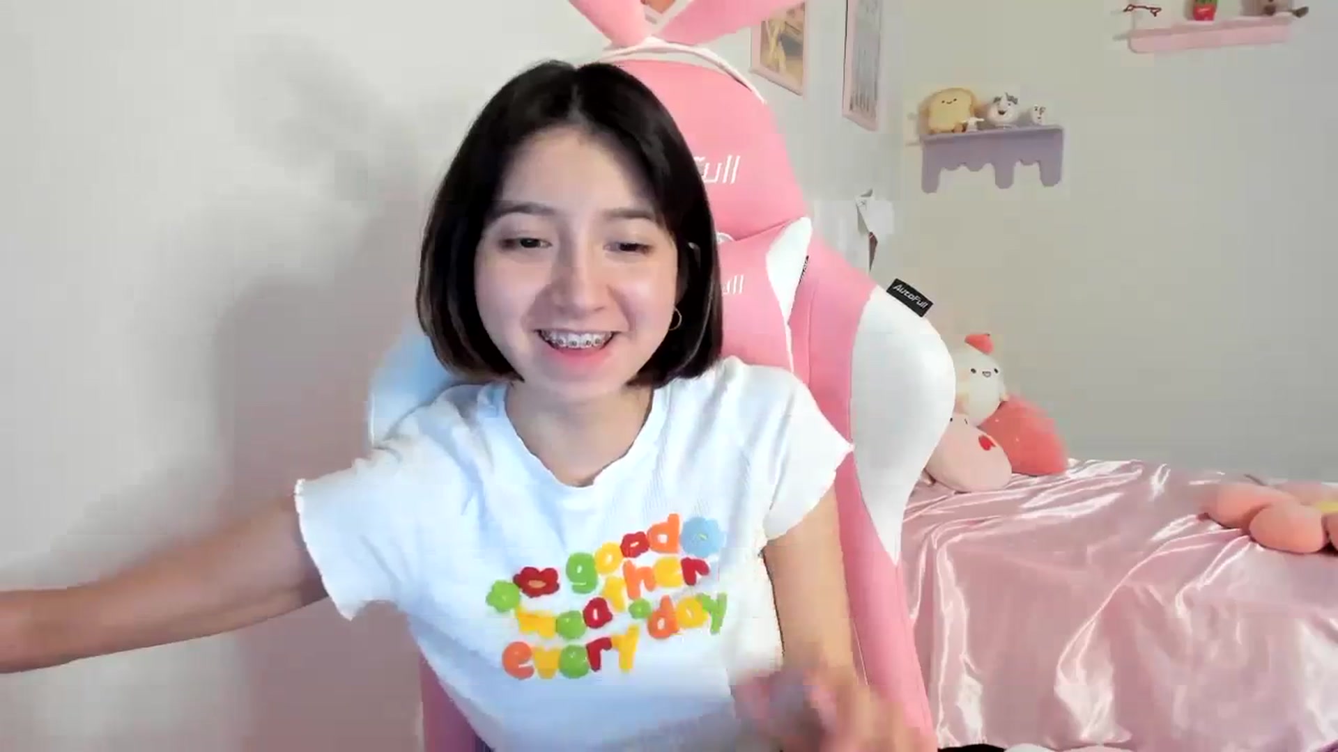 Gallery image thumbnail from Cherrycute666's myfreecams stream on, 08/06/2023, 02:35 image 12 of 20
