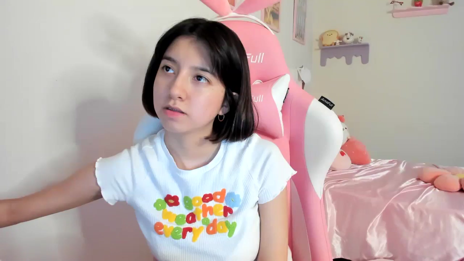 Gallery image thumbnail from Cherrycute666's myfreecams stream on, 08/06/2023, 02:35 image 11 of 20
