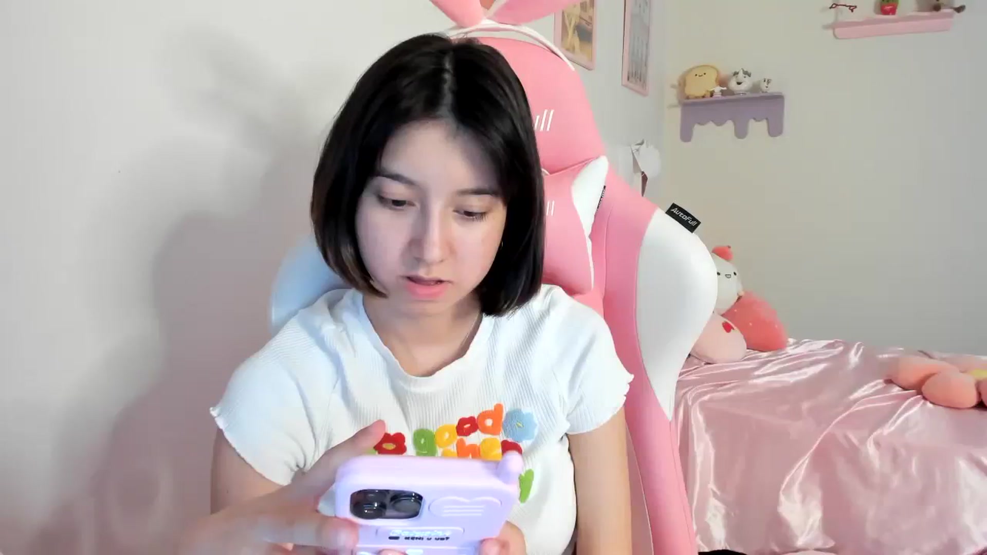 Gallery image thumbnail from Cherrycute666's myfreecams stream on, 08/06/2023, 02:35 image 13 of 20