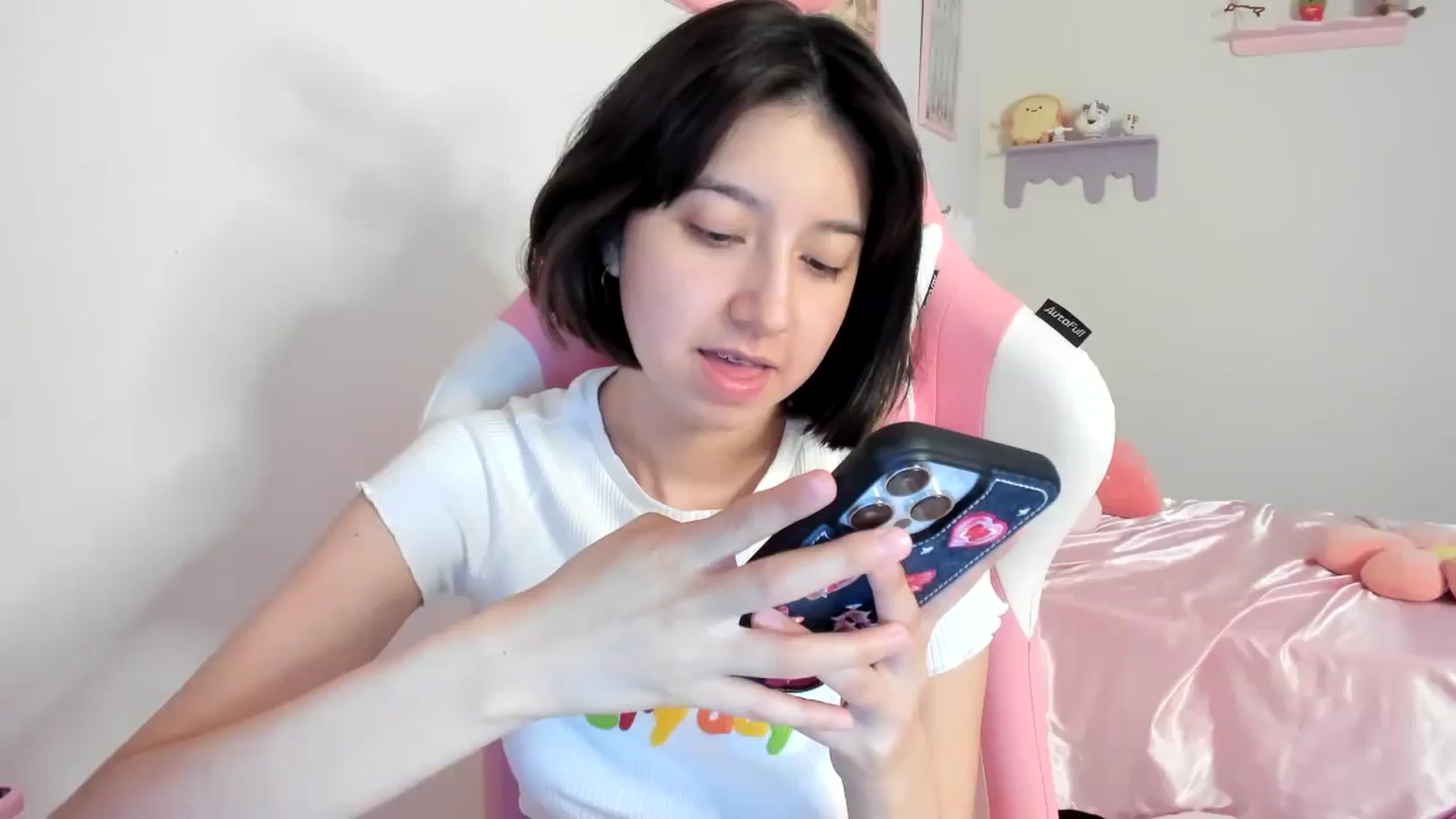 Gallery image thumbnail from Cherrycute666's myfreecams stream on, 08/06/2023, 02:35 image 1 of 20