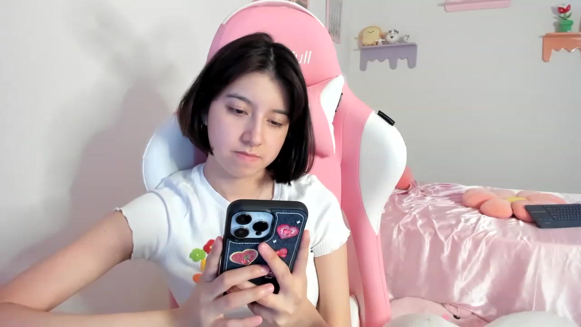 Gallery image thumbnail from Cherrycute666's myfreecams stream on, 08/06/2023, 07:54 image 9 of 20