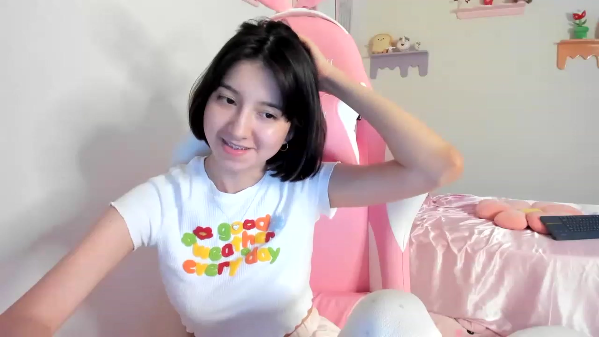 Gallery image thumbnail from Cherrycute666's myfreecams stream on, 08/06/2023, 07:54 image 16 of 20