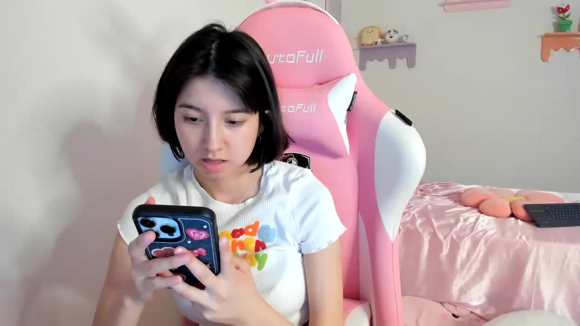 Gallery image thumbnail from Cherrycute666's myfreecams stream on, 08/06/2023, 07:54 image 8 of 20
