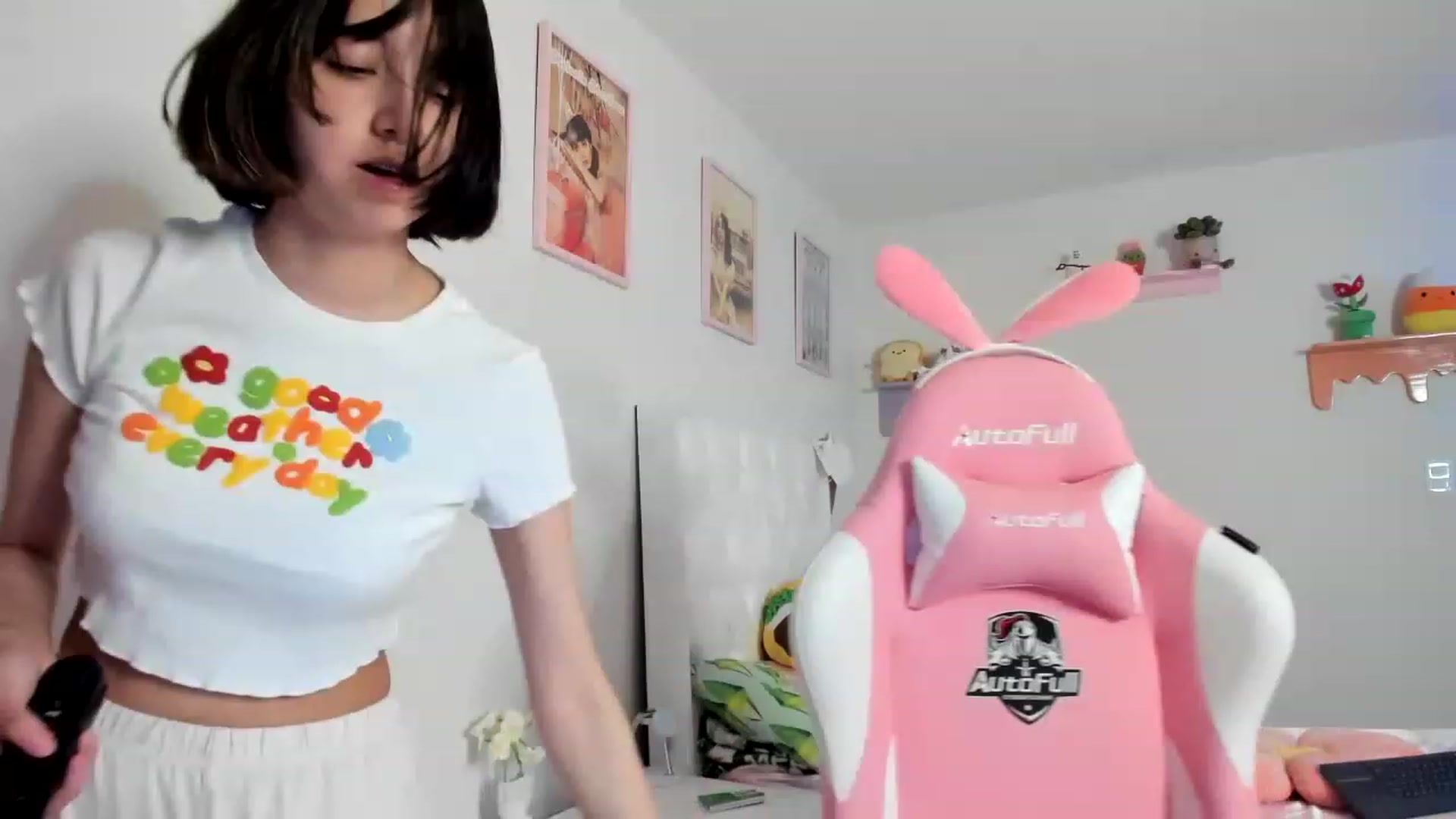 Gallery image thumbnail from Cherrycute666's myfreecams stream on, 08/06/2023, 07:54 image 7 of 20