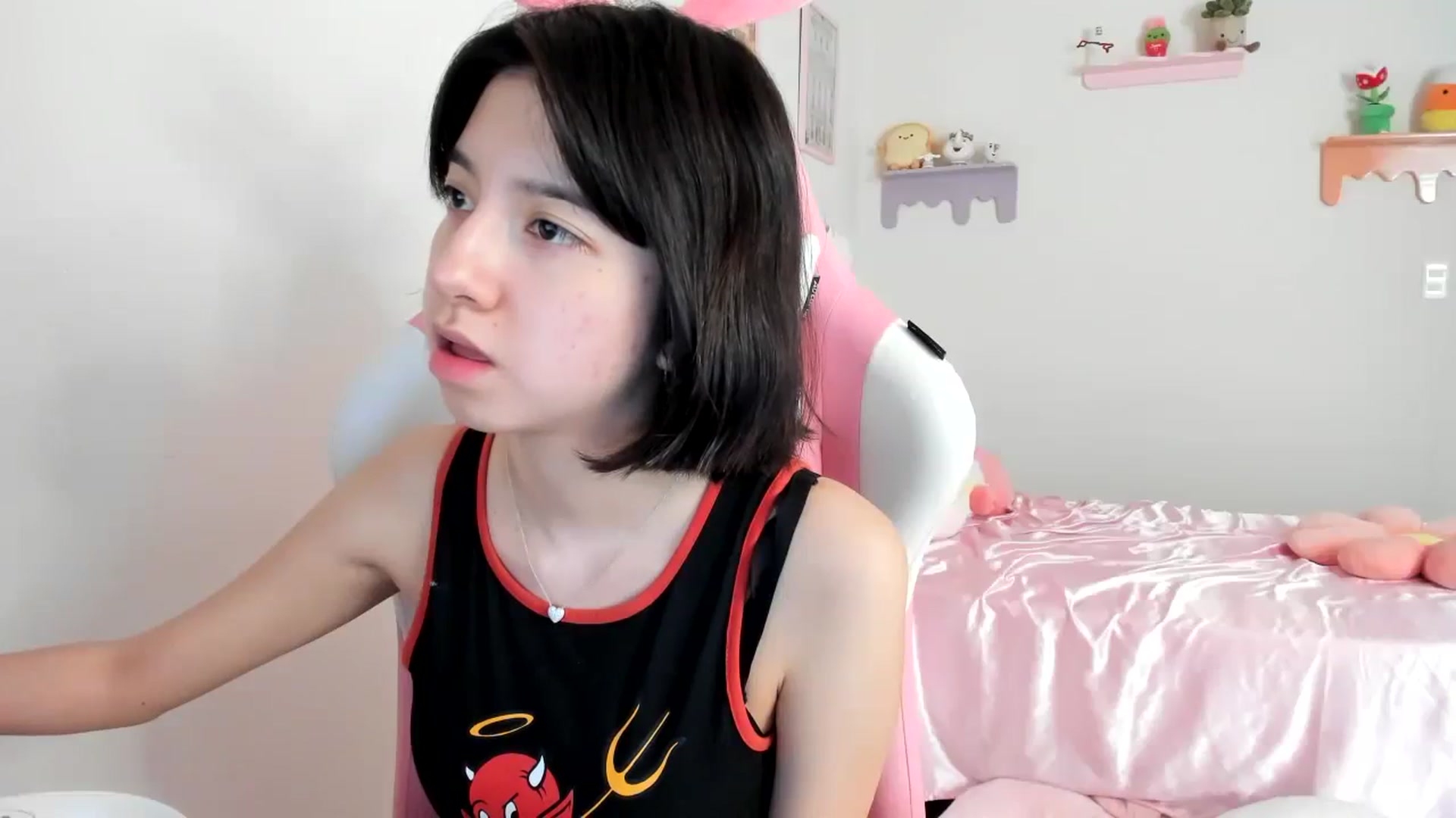Gallery image thumbnail from Cherrycute666's myfreecams stream on, 08/06/2023, 20:45 image 8 of 20