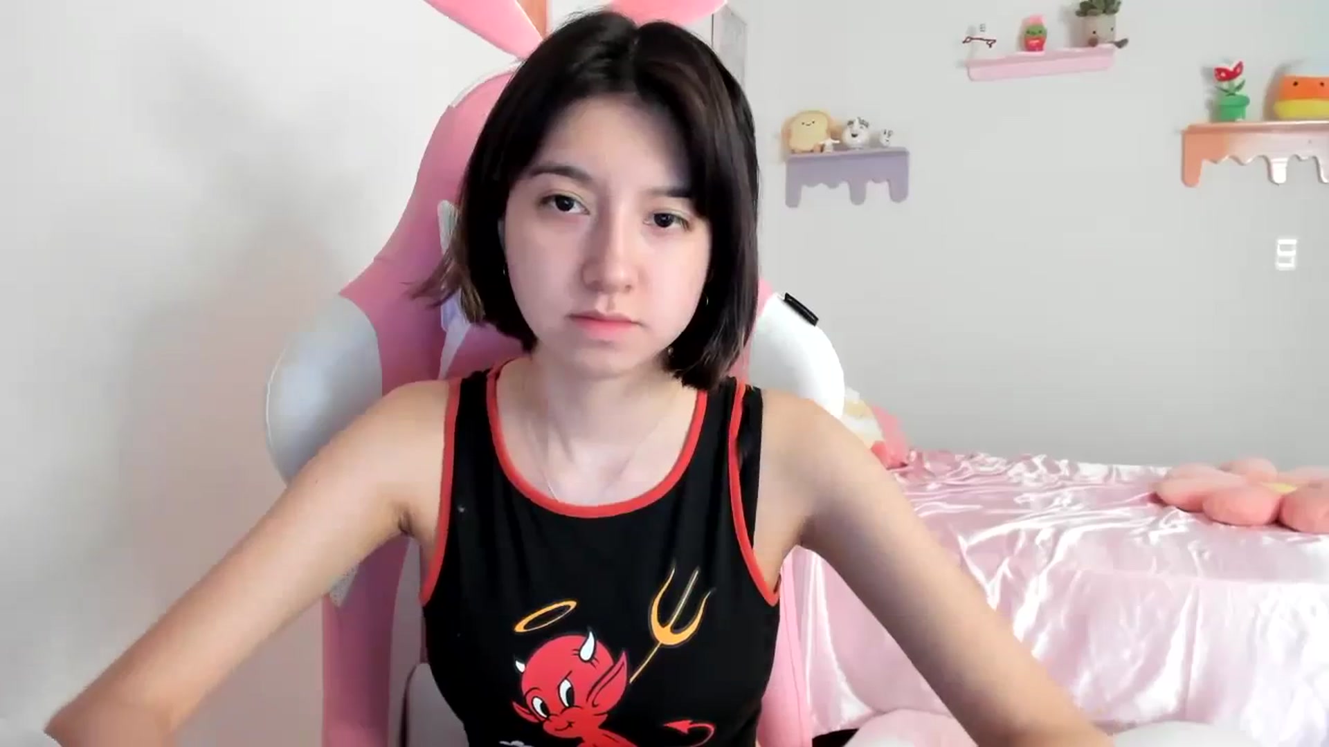 Gallery image thumbnail from Cherrycute666's myfreecams stream on, 08/06/2023, 20:45 image 16 of 20
