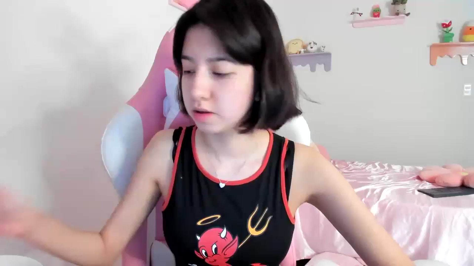 Gallery image thumbnail from Cherrycute666's myfreecams stream on, 08/06/2023, 20:45 image 1 of 20