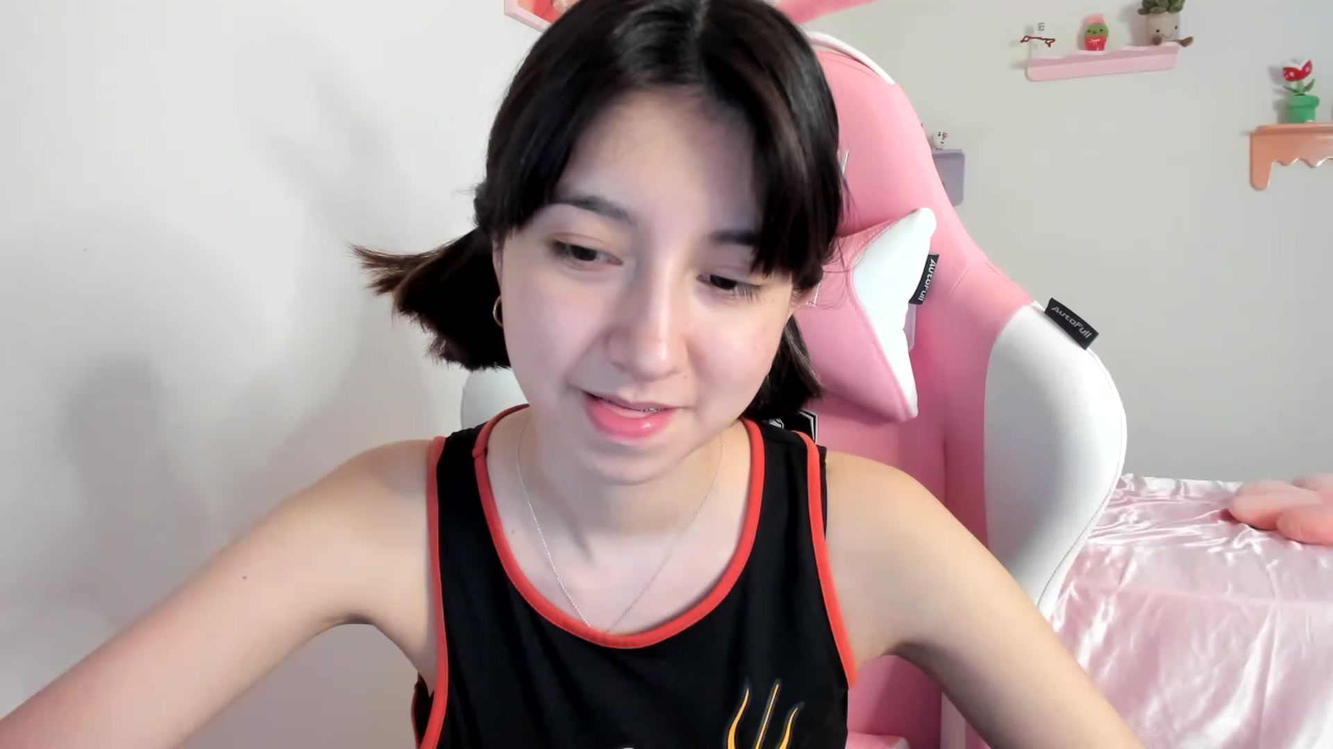 Gallery image thumbnail from Cherrycute666's myfreecams stream on, 08/06/2023, 23:16 image 4 of 20