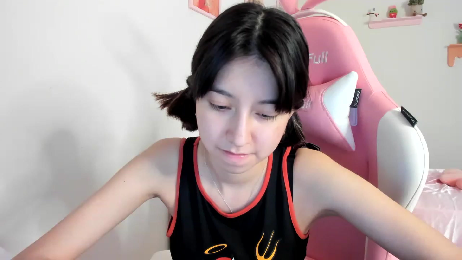 Gallery image thumbnail from Cherrycute666's myfreecams stream on, 08/06/2023, 23:16 image 10 of 20