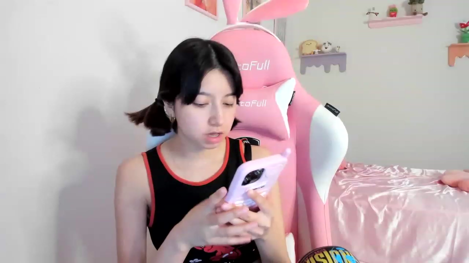 Gallery image thumbnail from Cherrycute666's myfreecams stream on, 08/06/2023, 23:16 image 17 of 20