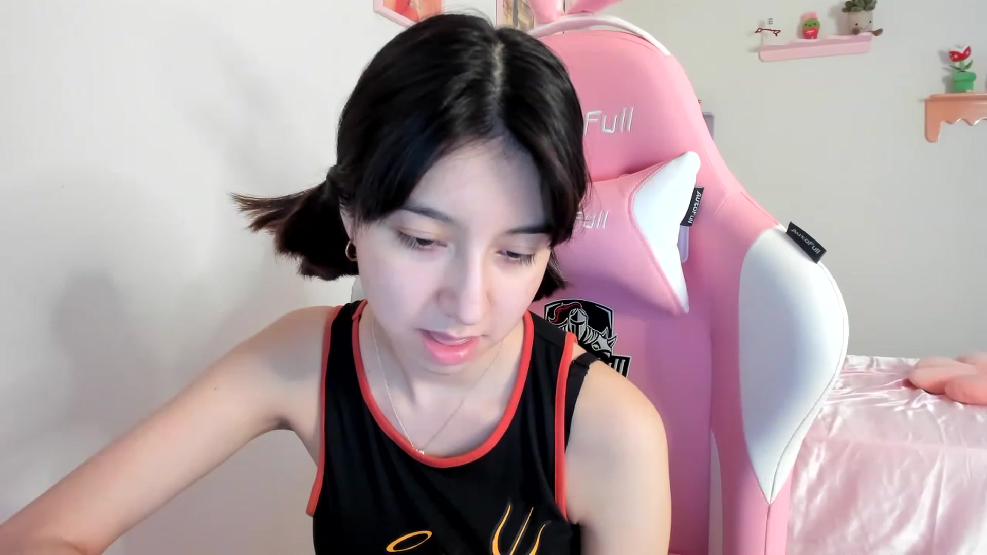 Gallery image thumbnail from Cherrycute666's myfreecams stream on, 08/06/2023, 23:16 image 5 of 20