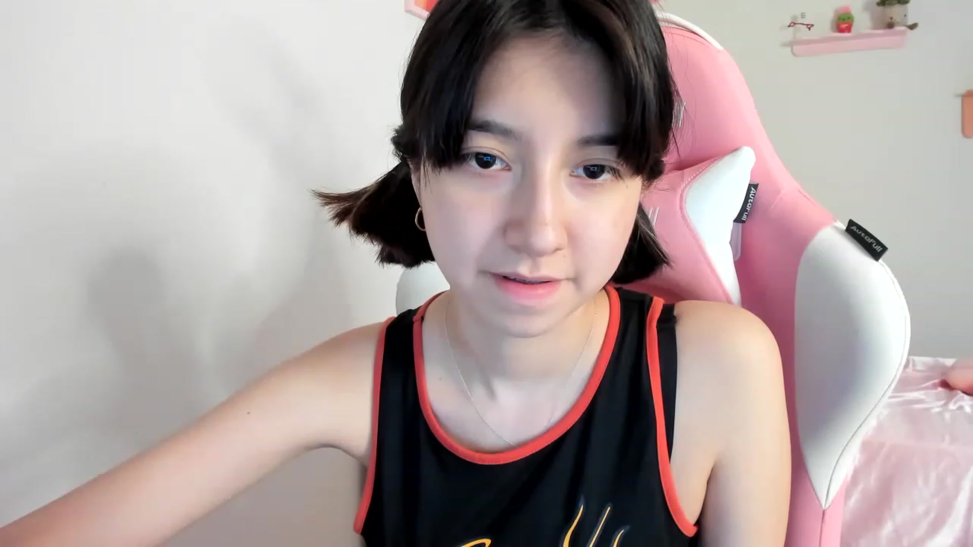 Gallery image thumbnail from Cherrycute666's myfreecams stream on, 08/06/2023, 23:16 image 8 of 20