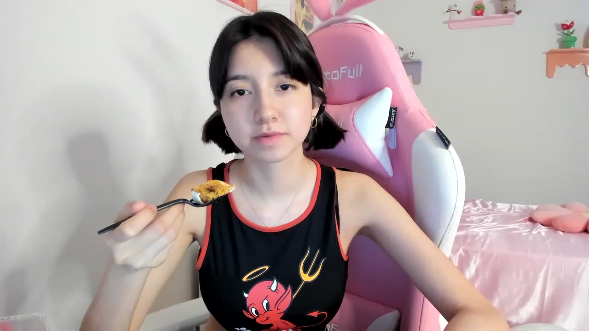 Gallery image thumbnail from Cherrycute666's myfreecams stream on, 08/07/2023, 01:59 image 7 of 20