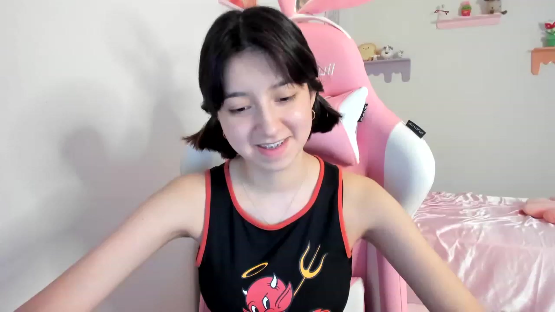 Gallery image thumbnail from Cherrycute666's myfreecams stream on, 08/07/2023, 01:59 image 2 of 20