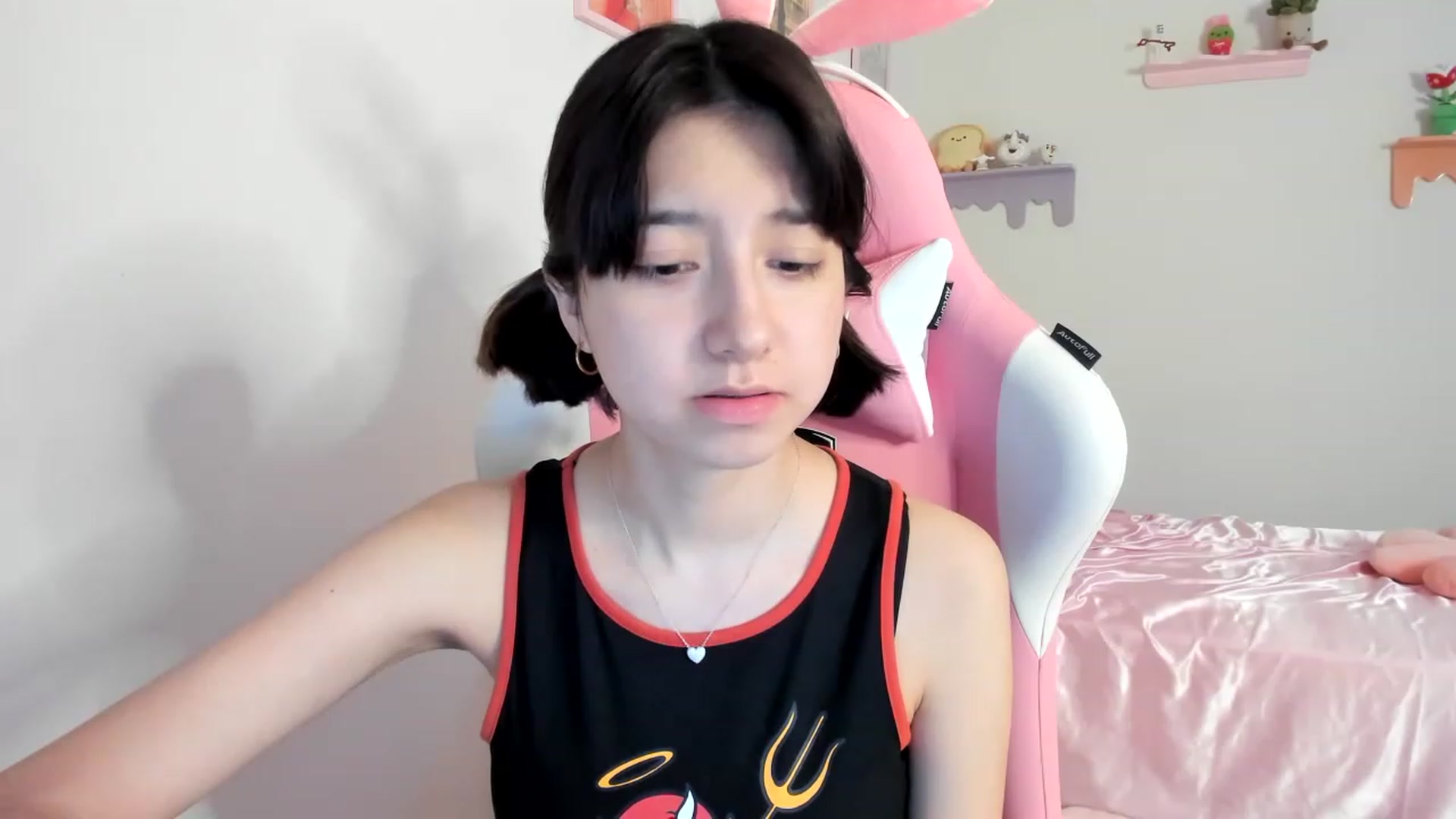 Gallery image thumbnail from Cherrycute666's myfreecams stream on, 08/07/2023, 01:59 image 5 of 20