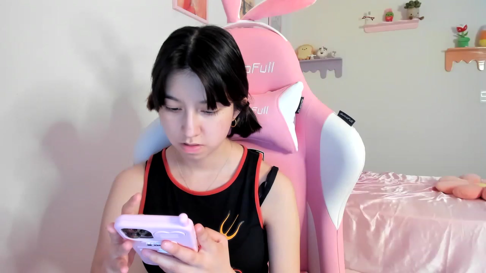 Gallery image thumbnail from Cherrycute666's myfreecams stream on, 08/07/2023, 01:59 image 16 of 20