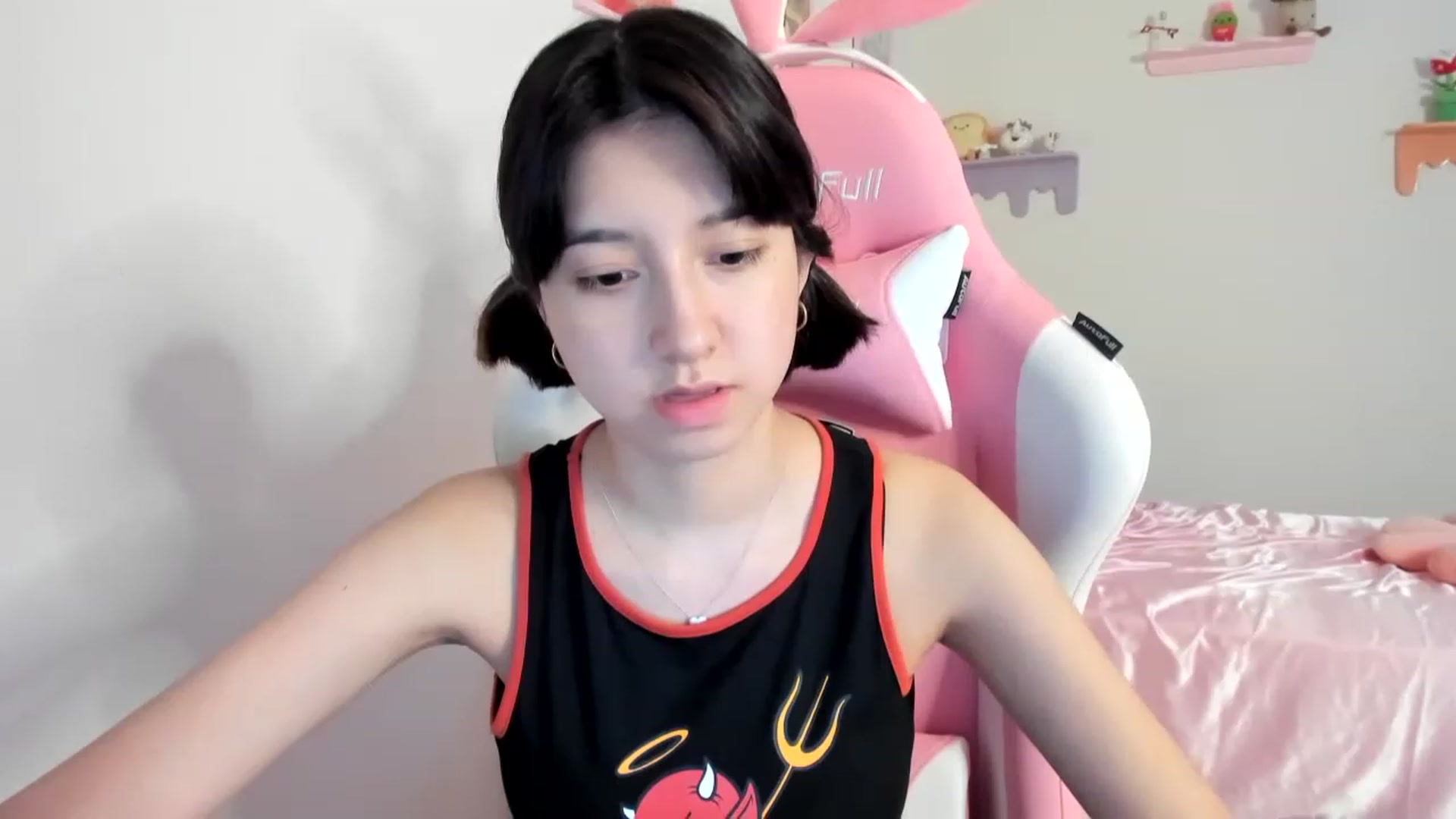 Gallery image thumbnail from Cherrycute666's myfreecams stream on, 08/07/2023, 01:59 image 4 of 20